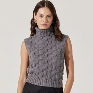 ASTR Pattern Turtleneck Sweater Vest